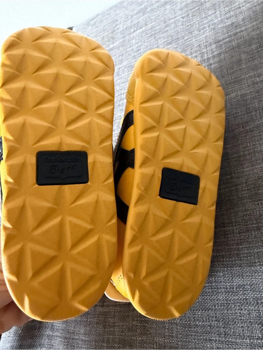 Onitsuka Tiger by Asics Kids Yellow Hook-and-Loop Sneakers size 7